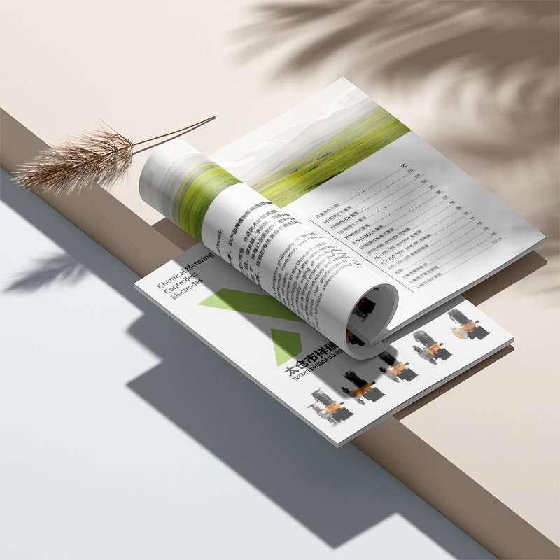 在色彩理論中，暖色調和冷色調是如何影響視覺感知的膨脹和收縮，并如何在印刷和設計中有效利用這一特性？